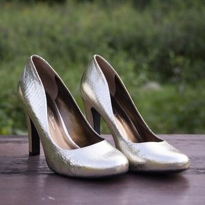 Jessica Simpson Gold Pumps 8.5